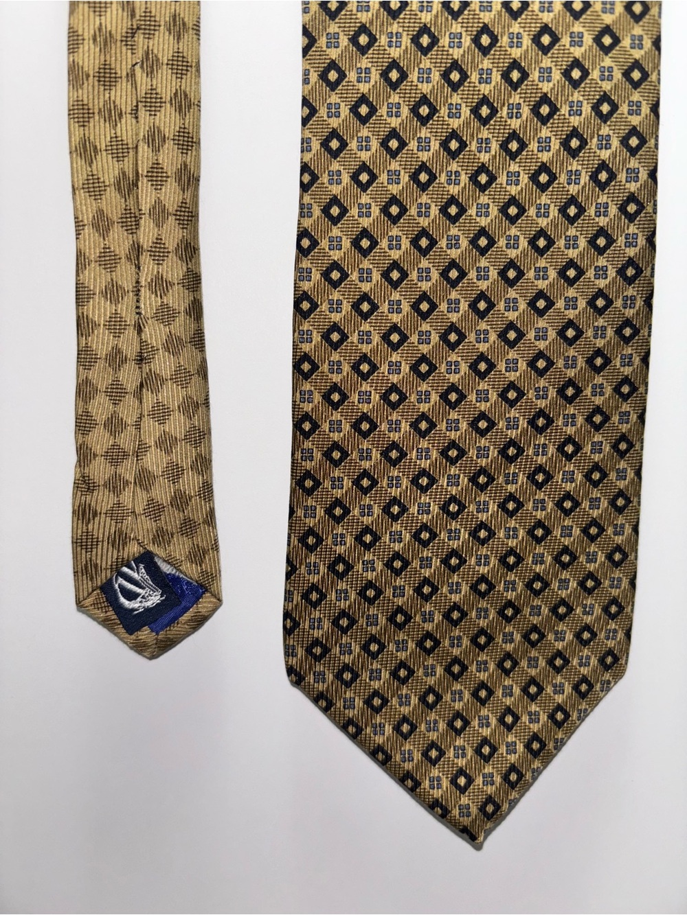 Nautica Men’s Designer Necktie 100% Silk Made In Mexico Golden Brown Tan Black